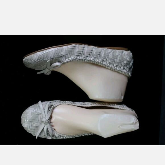 Kelsi Dagger Weave Bow Toe Slip On Shoes Size 7.5M. - Picture 1 of 9